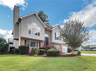 2802 Manor Glen Ln, Suwanee, GA 30024