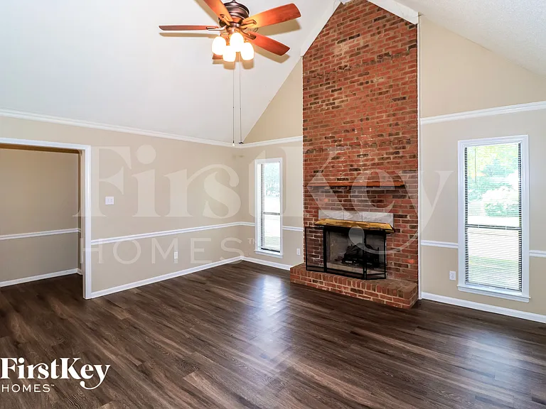 970 Hawkview Dr — Photo 3
