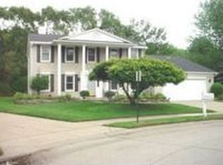 1924 Smallbrook Ct, Troy, MI 48085