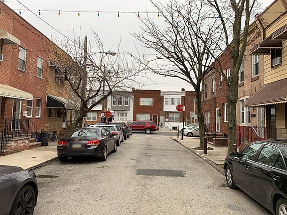 5th image of 2442 S Hutchinson St