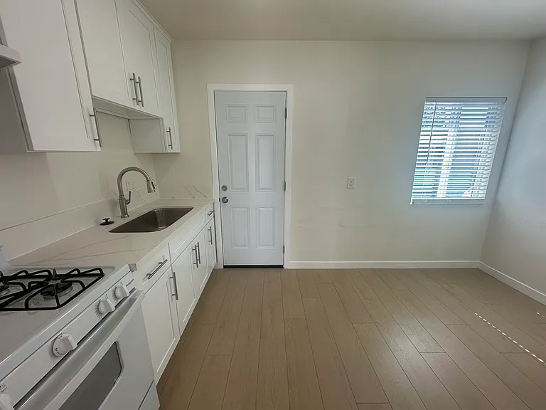 720 Salem St #7 — Photo 6