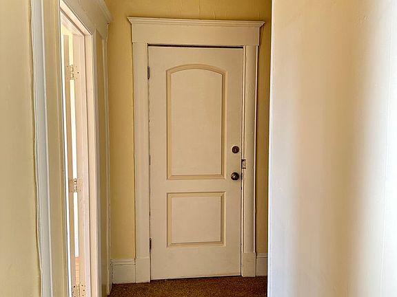 4th image of 101-105 Elm St #101-4