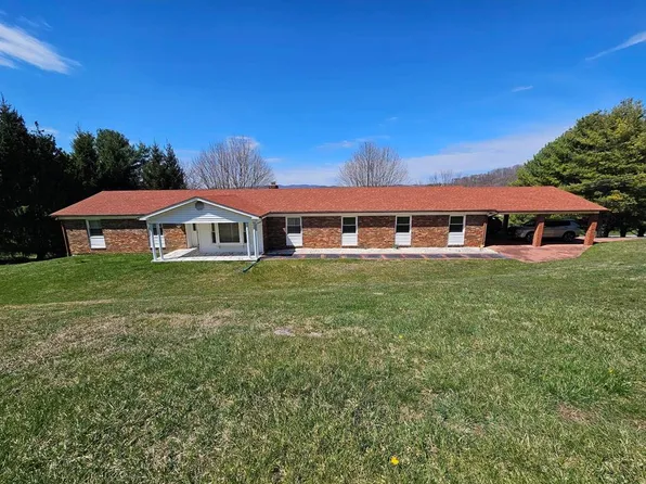 434 Adams St, Tazewell, VA 24651