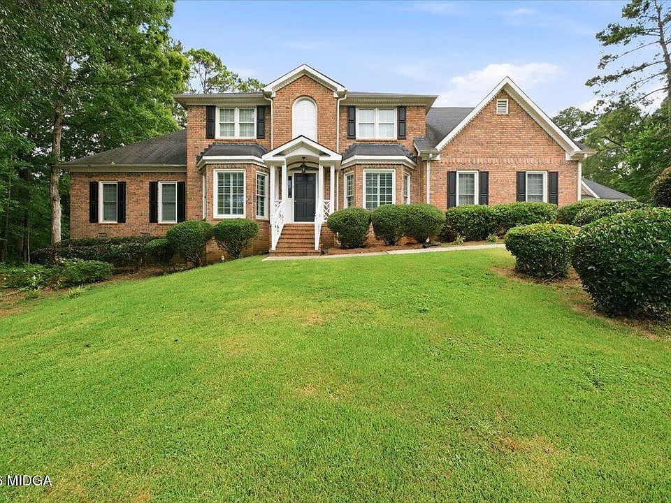 1st image of 220 Hunters Hill Ct