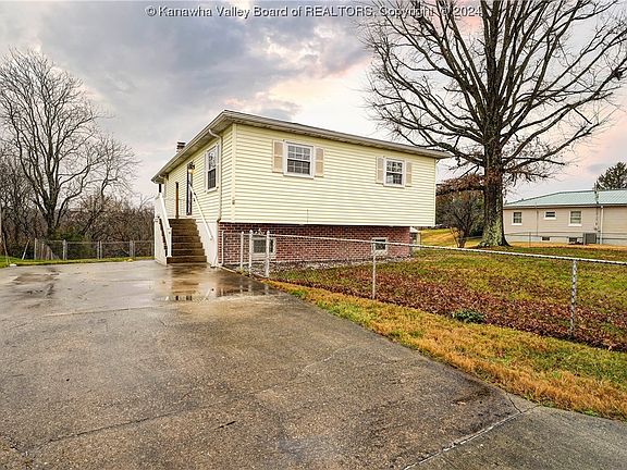 2nd image of 2136 Breezy Dr