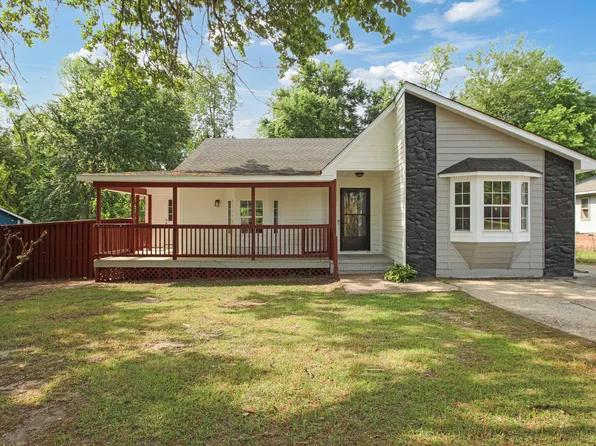 108 Carmichael Ln, Spring Lake, NC 28390