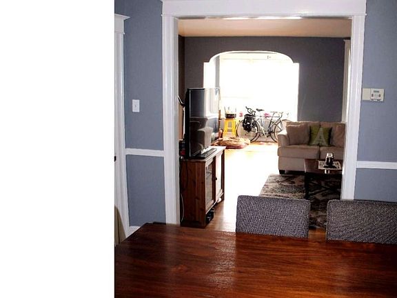 4th image of 648 Jamestown Ave