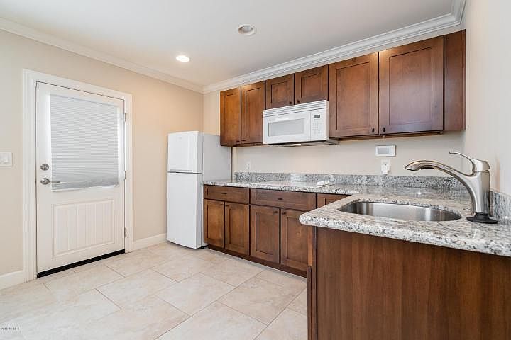 2nd image of 510 W Colter St #1