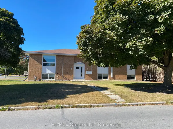 2 Village Dr #3, Belleville, ON K8P 4J8