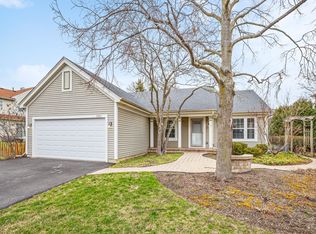 1353 Windsor Ln, Grayslake, IL