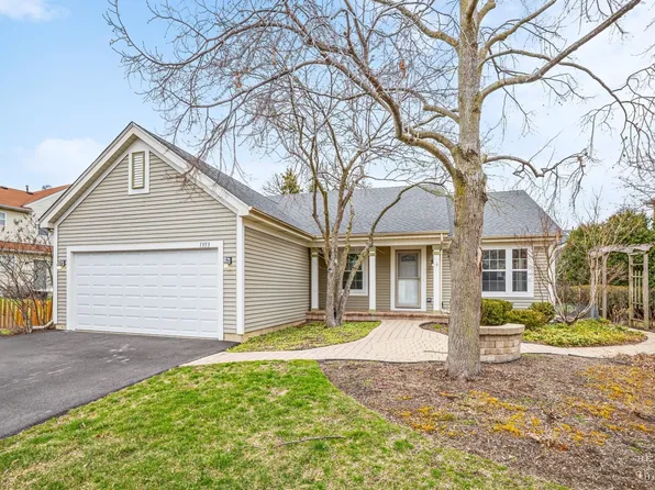 1353 Windsor Ln, Grayslake, IL 60030