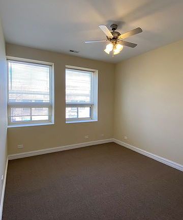 4th image of 6352 N Claremont Ave #G