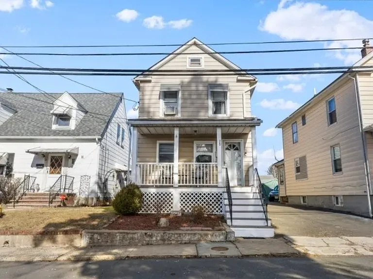 25 Rosalie St #A — Photo 7