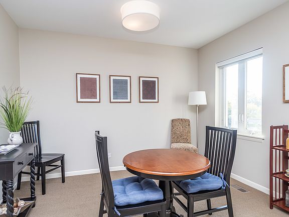 4th image of 1900 Wilmette Ave Unit 3F