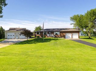 509 W Grove St, Long Grove, IA 52756