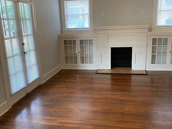 3rd image of 135 E Lister St