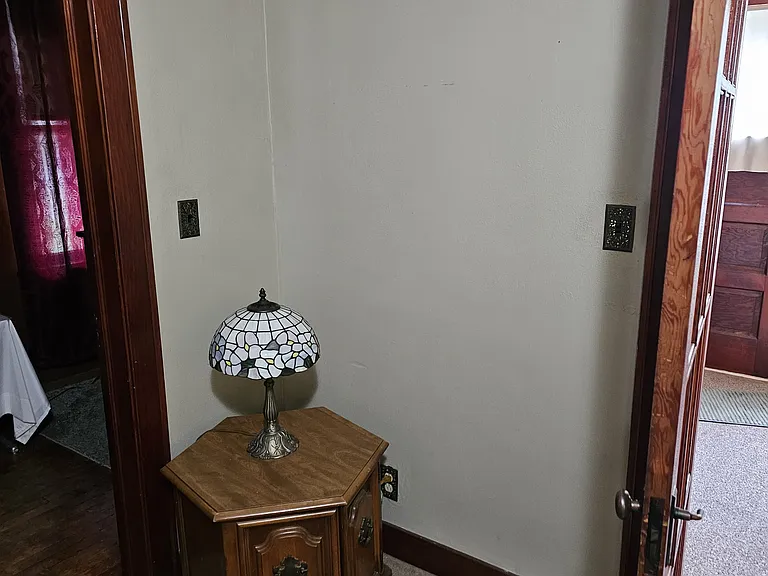 1010 Farrington St — Photo 29