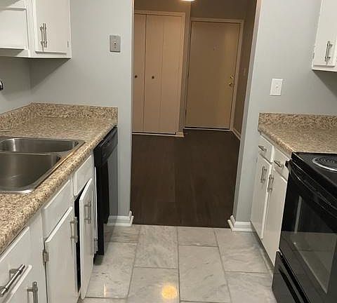 5th image of 3501 Lodge Ln APT 102