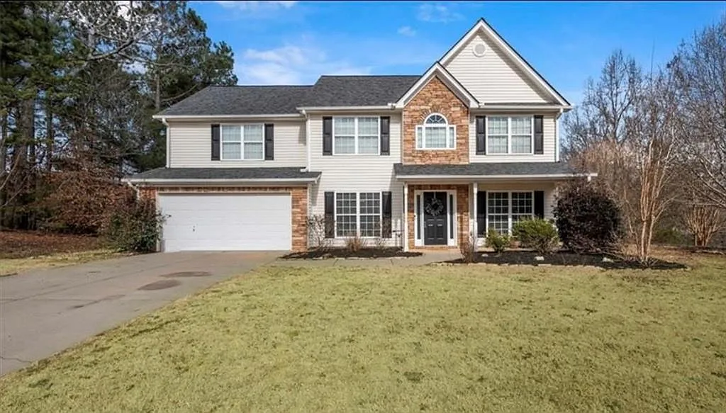 4 bed, 4.0 bath, 2694 sqft, $2,600 — Photo 1