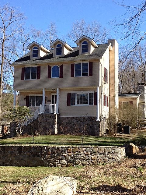 1st image of 131 Upland Dr