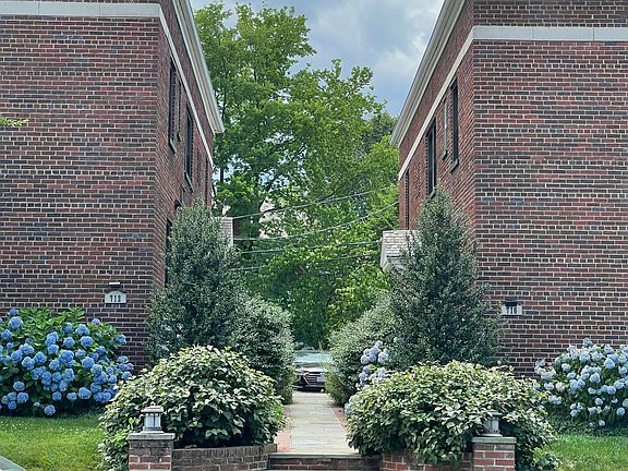 3rd image of 724 N Monroe St #762298ecb