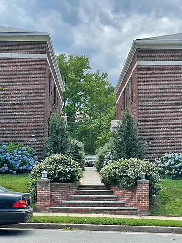 724-6 Photo 1