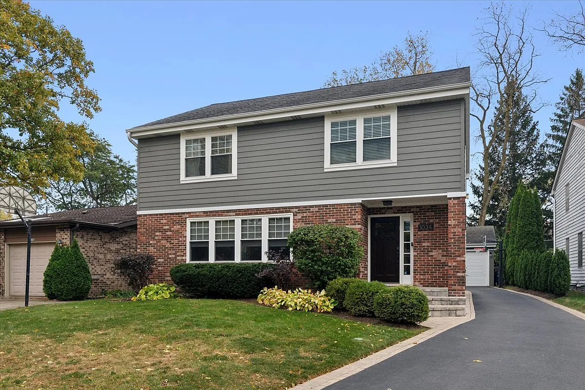 1034 Devonshire Ct photo 1