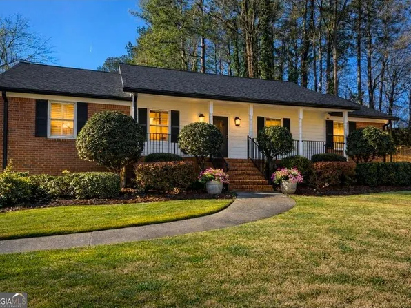 2752 Saddle Ridge Lake Dr, Marietta, GA 30062