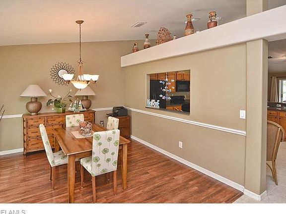 3rd image of 404 SE 13th Pl