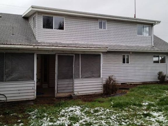 Back Yard & Screened Pati