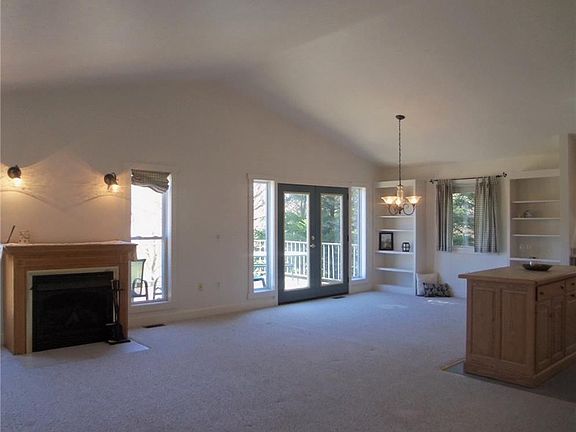 4th image of 21182 Shore Dr