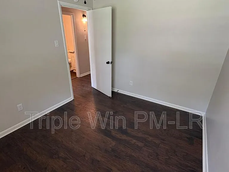 8 Glendale Dr — Photo 6
