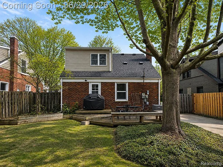 1646 S Bates St — Photo 2