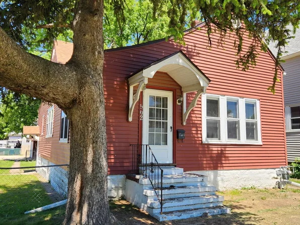 562 7th Ave S, Clinton, IA 52732