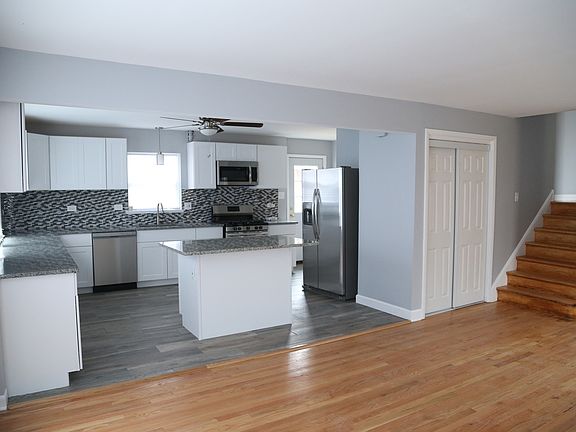 2nd image of 15234 Evers St