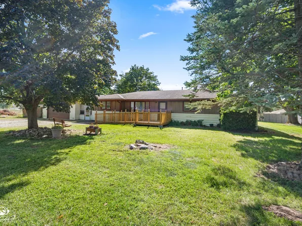 5808 E 3420s Rd, Saint Anne, IL 60964
