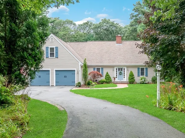 275 Olde Homestead Dr, Barnstable, MA 02630