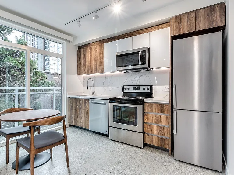 1170 Barclay St #202 — Photo 10