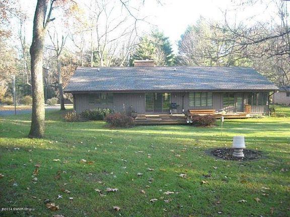 3rd image of 456 E Hamilton Ln