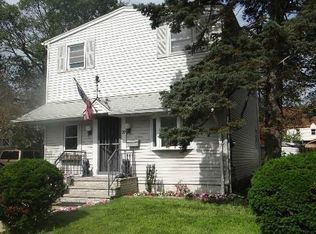 37 Waldo Ave, East Rockaway, NY 11518