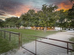 228 Sendera Xing, La Vernia, TX 78121