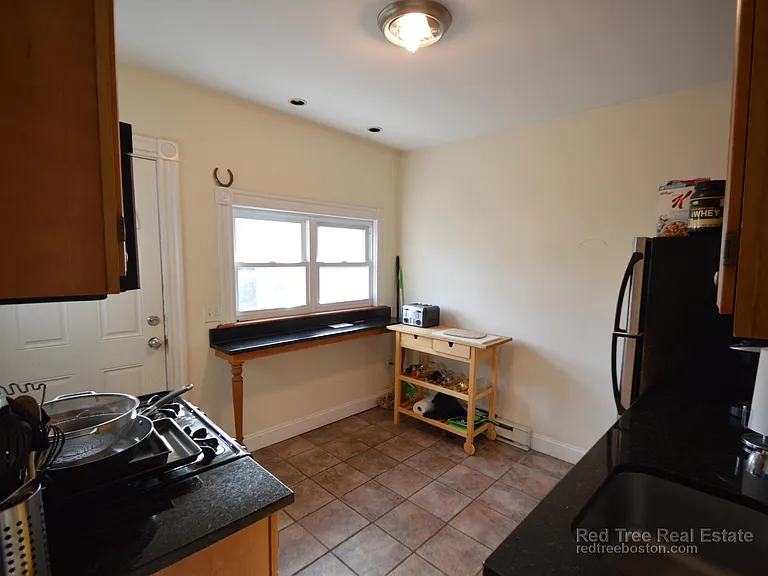 21 Pratt St #1R — Photo 4