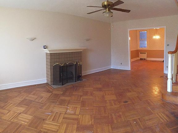 2nd image of 3442 Oakmont St