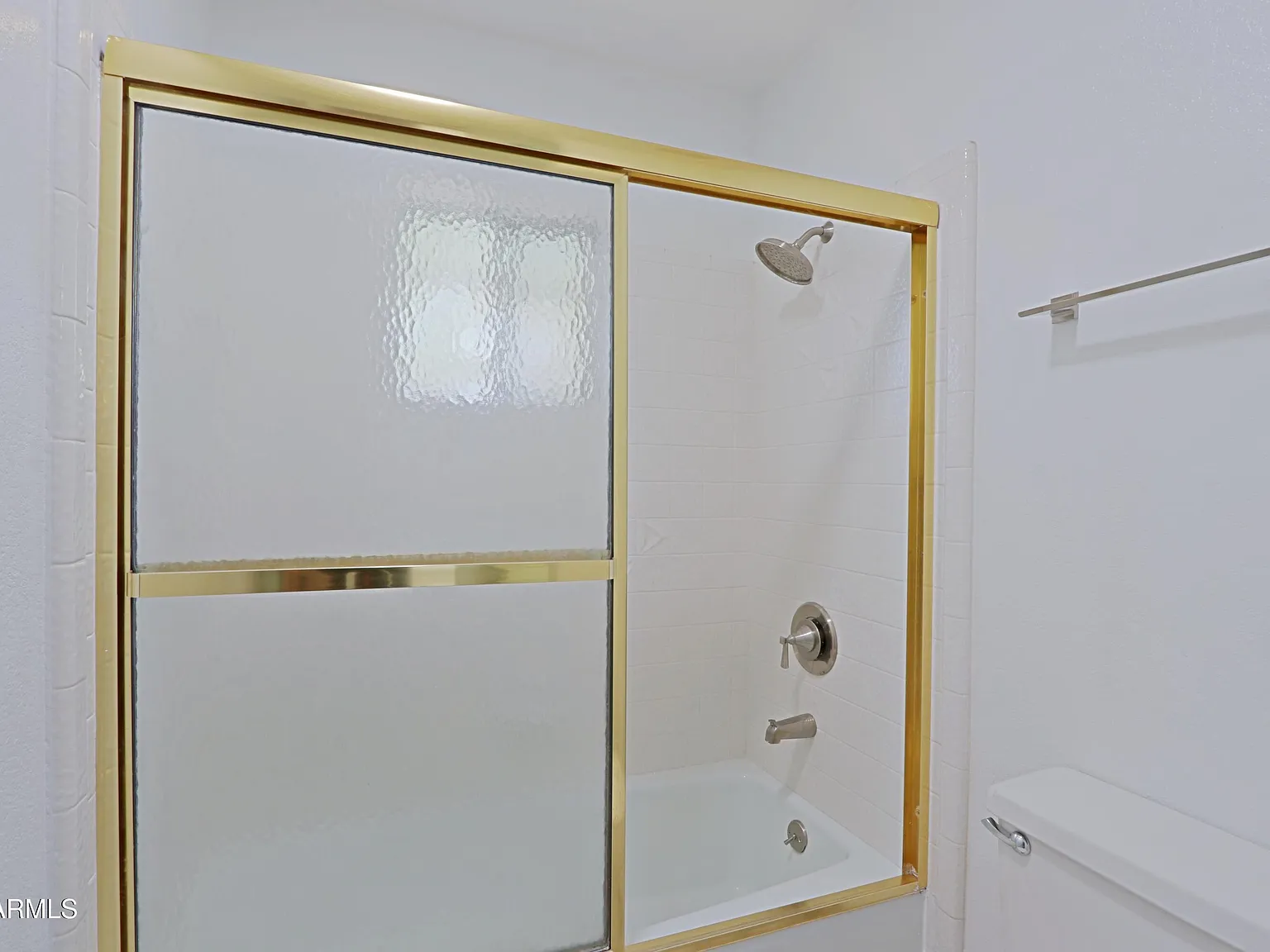 4 bed, 3.0 bath, 3552 sqft, $5,499 — Photo 3