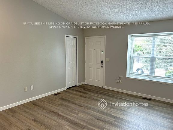 4th image of 899 Daffodil St
