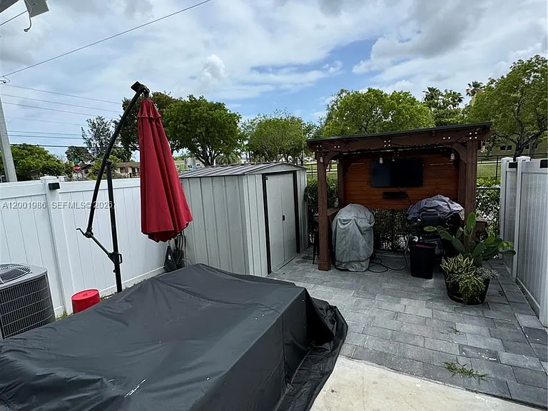 1009 NW 4th Ter #0 — Photo 19