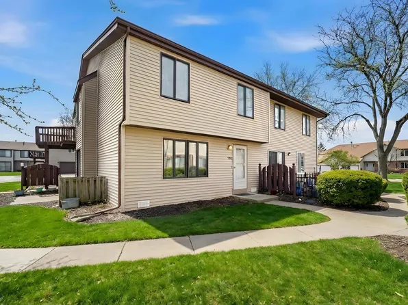 1729 Cedarbrook Ct, Sycamore, IL 60178
