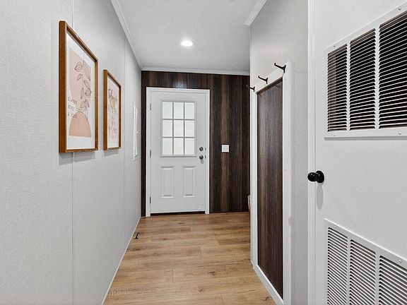 5th image of 318 Woodland Heights Ter #318