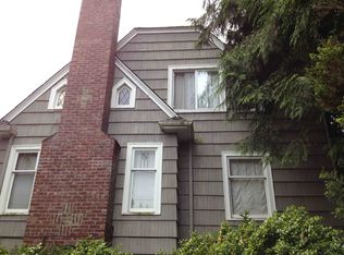 7553 Brooklyn Ave NE, Seattle, WA 98115