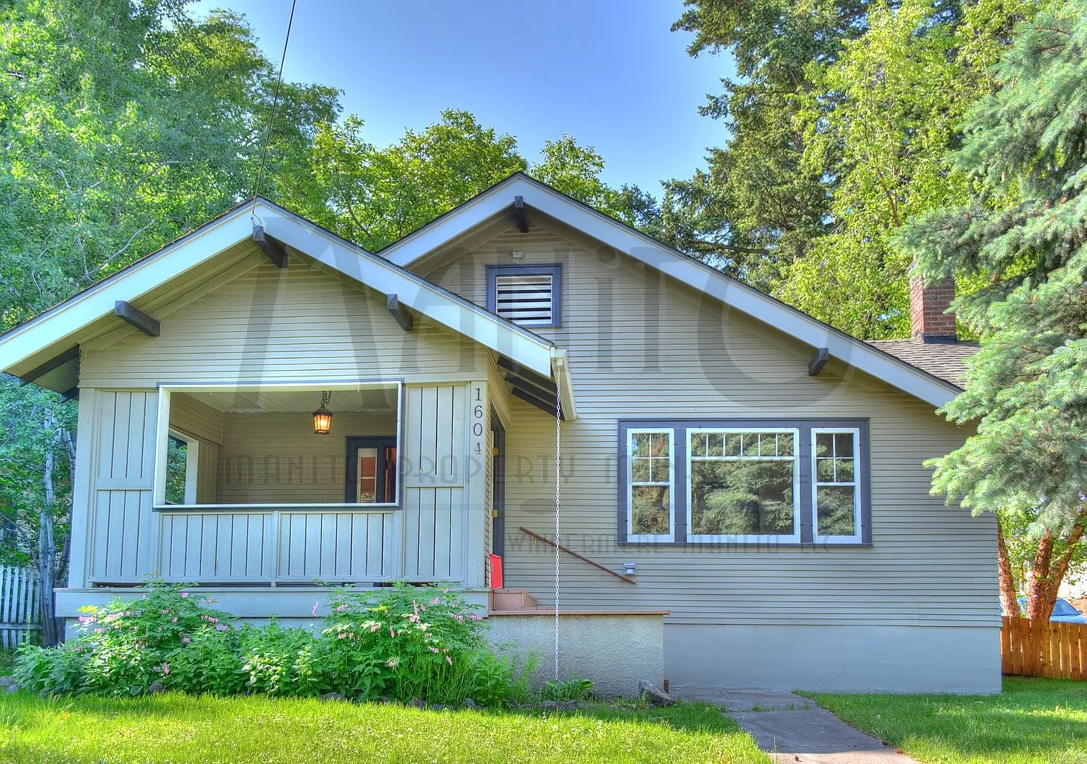 Bungalow in the Heart of the Perry District — Photo 1